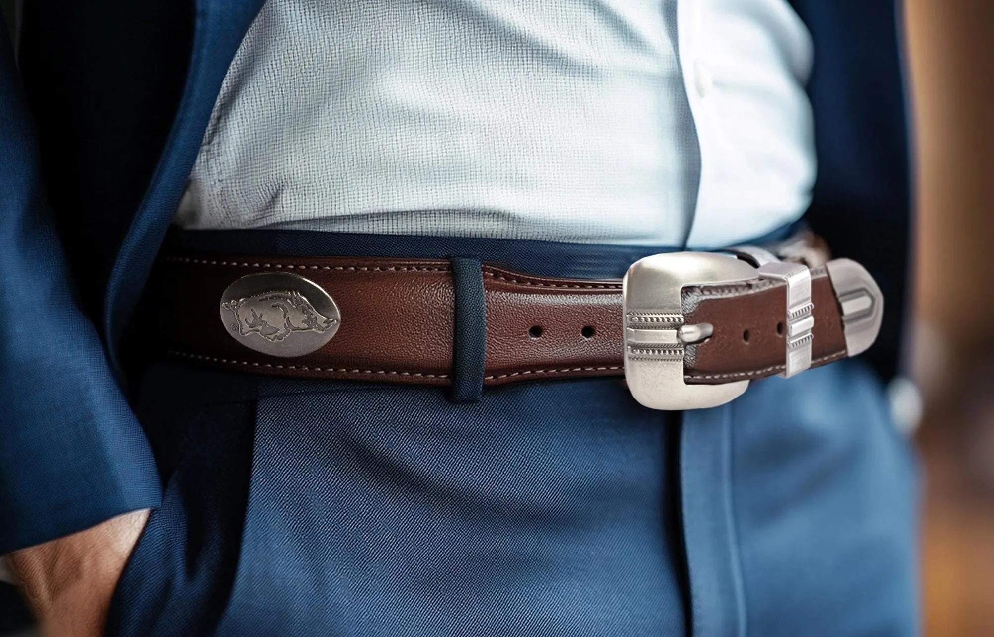 Arkansas Razorbacks Men's Braided Leather Belt. ARK Razorbacks Gift. ARK Belt. Brown Braided Full Grain Finish With Metal Emblem Conchos.