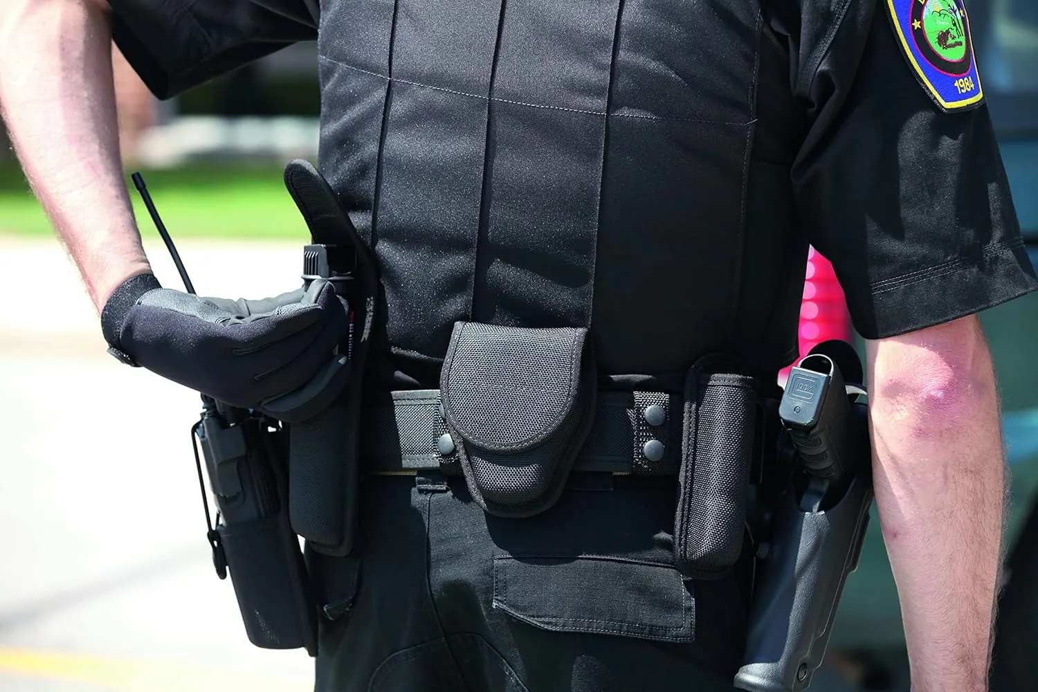 Bianchi Accumold Handcuff Case - Black, AccuMold Tri-Laminate, Ballistic Weave, Coptex Lining