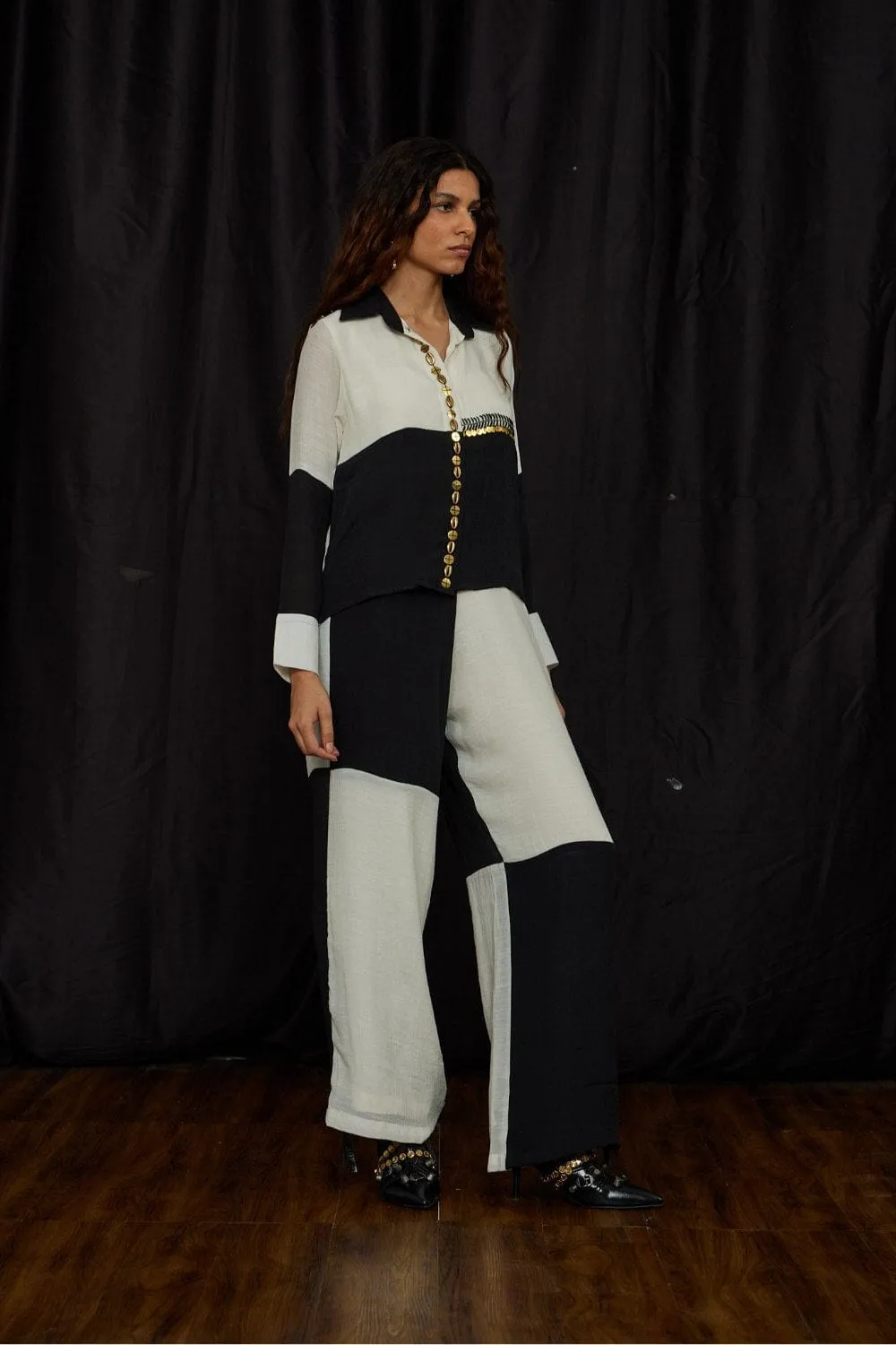Black and White Panelled Set