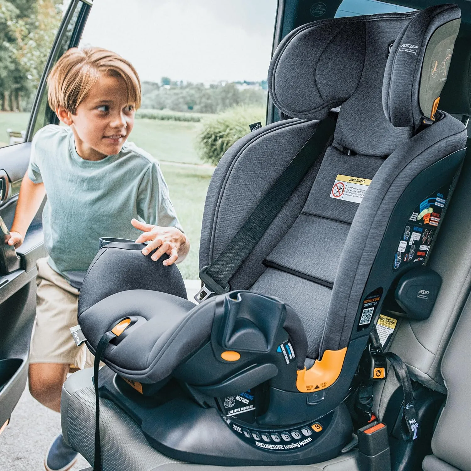 Chicco Chicco OneFit™ LX ClearTex® All-in-One Car Seat with LeverLock® Installation, Slim Design, Convertible Car Seat, Seat for Infants and Children 5-100 lbs | Ebony/Black