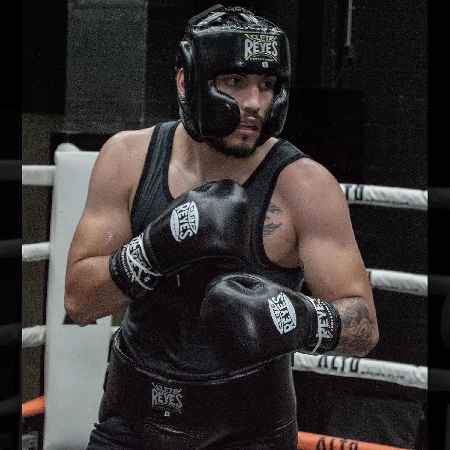 CLETO REYES Traditional Professional Boxing Gloves with Laces for Training, Sparring and Heavy Punching Bags for Men and Women, MMA, Kickboxing, Muay Thai