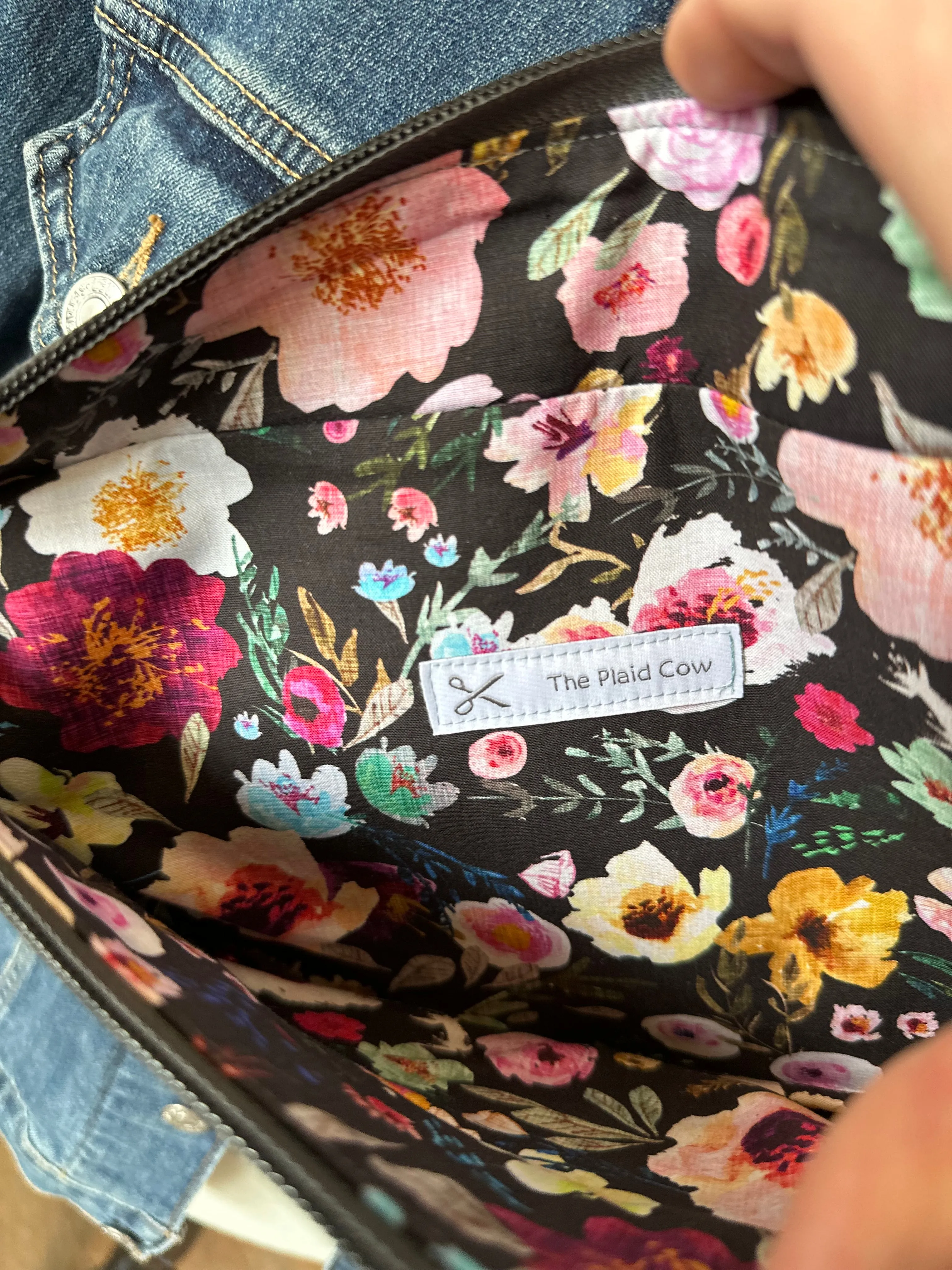 Crossbody Hipster Bag: Dark Grey - Floral Lining