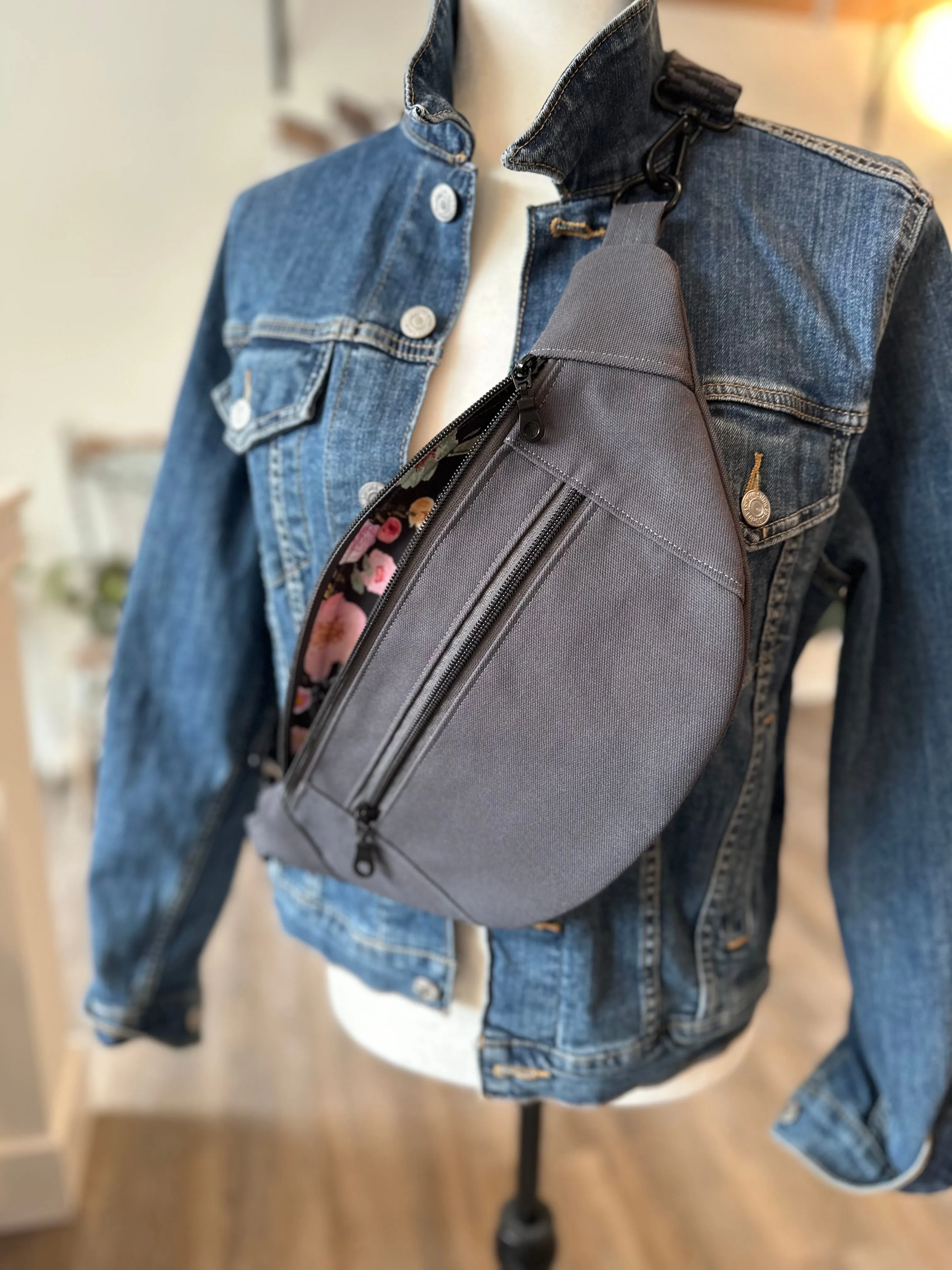 Crossbody Hipster Bag: Dark Grey - Floral Lining