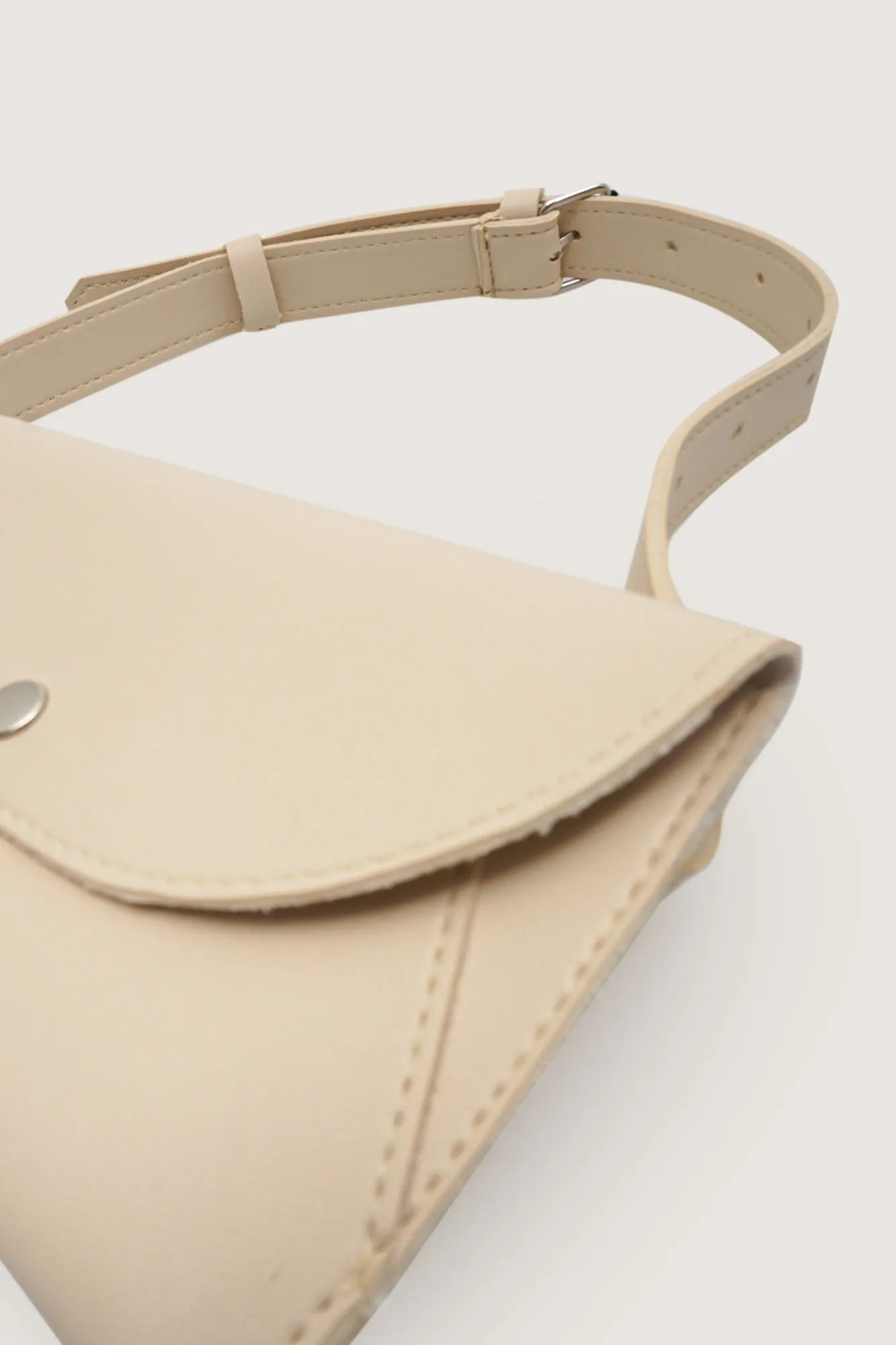 Curved Flap Waist Pack