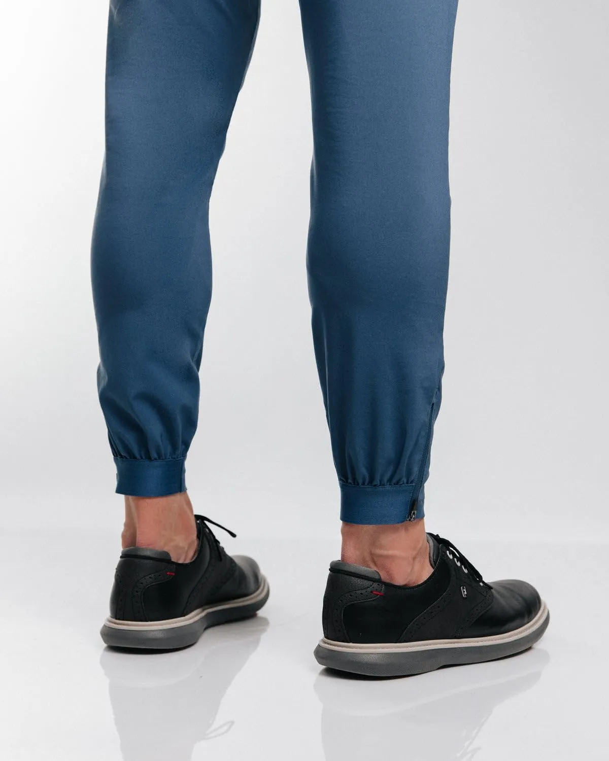 Primo Golf Jogger, Lightweight Four-Way Stretch Golf Pant, 4 Pockets, Inner Gel Waistband, Elastic Zipper Ankles