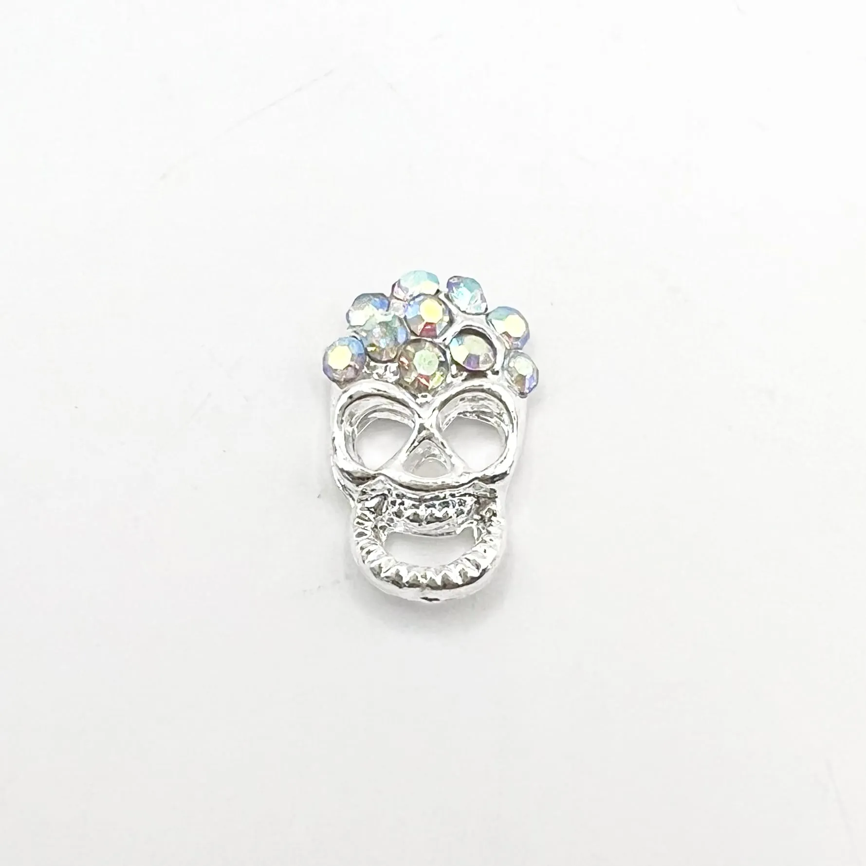 Queen - Nail Charms 10pc - #394 Silver Iridescent Skulls