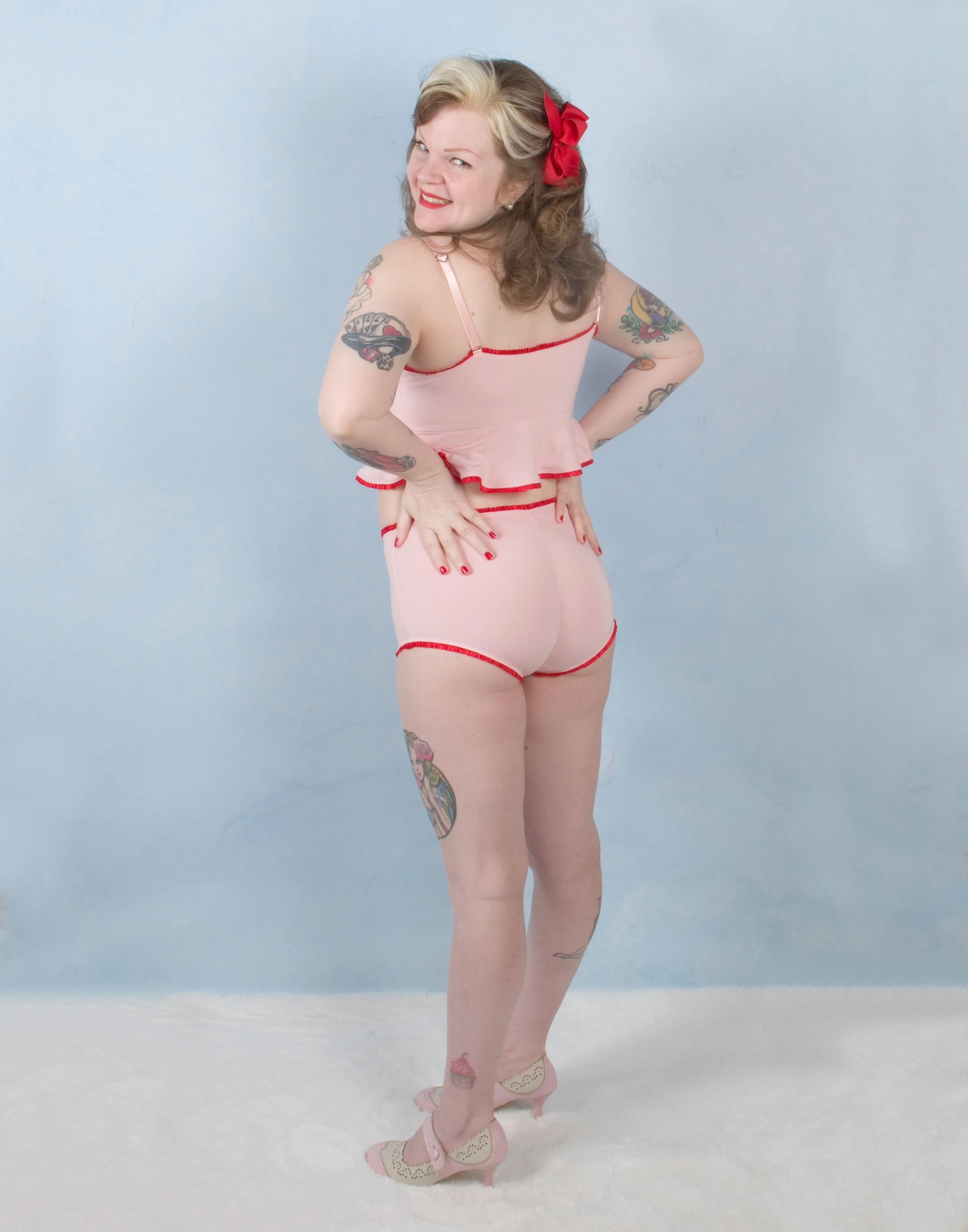 Ruthie garter belt in Petal Pink